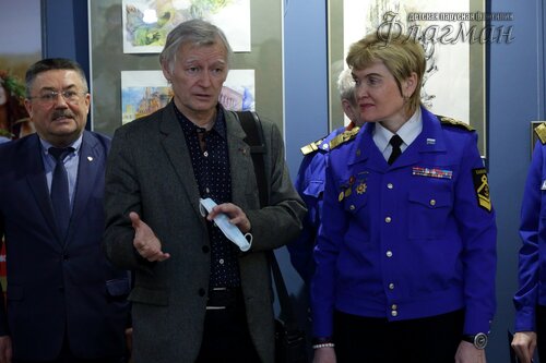 Открытие выставки работ  художника-иллюстратора Евгении Ивановны Стерлиговой YE1A0487